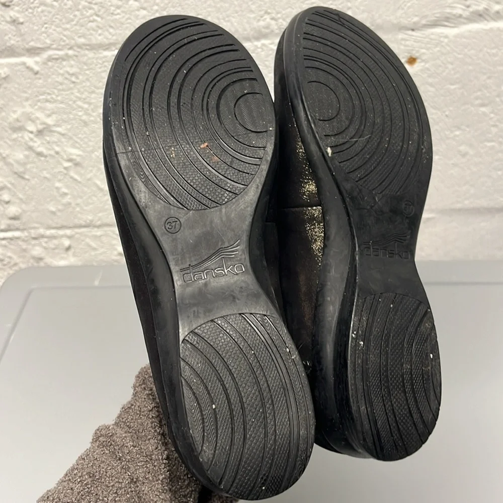 Dansko Ann Woman’s Flat Shoes Black Leather/Textile Trim size 37 US 6.5/7